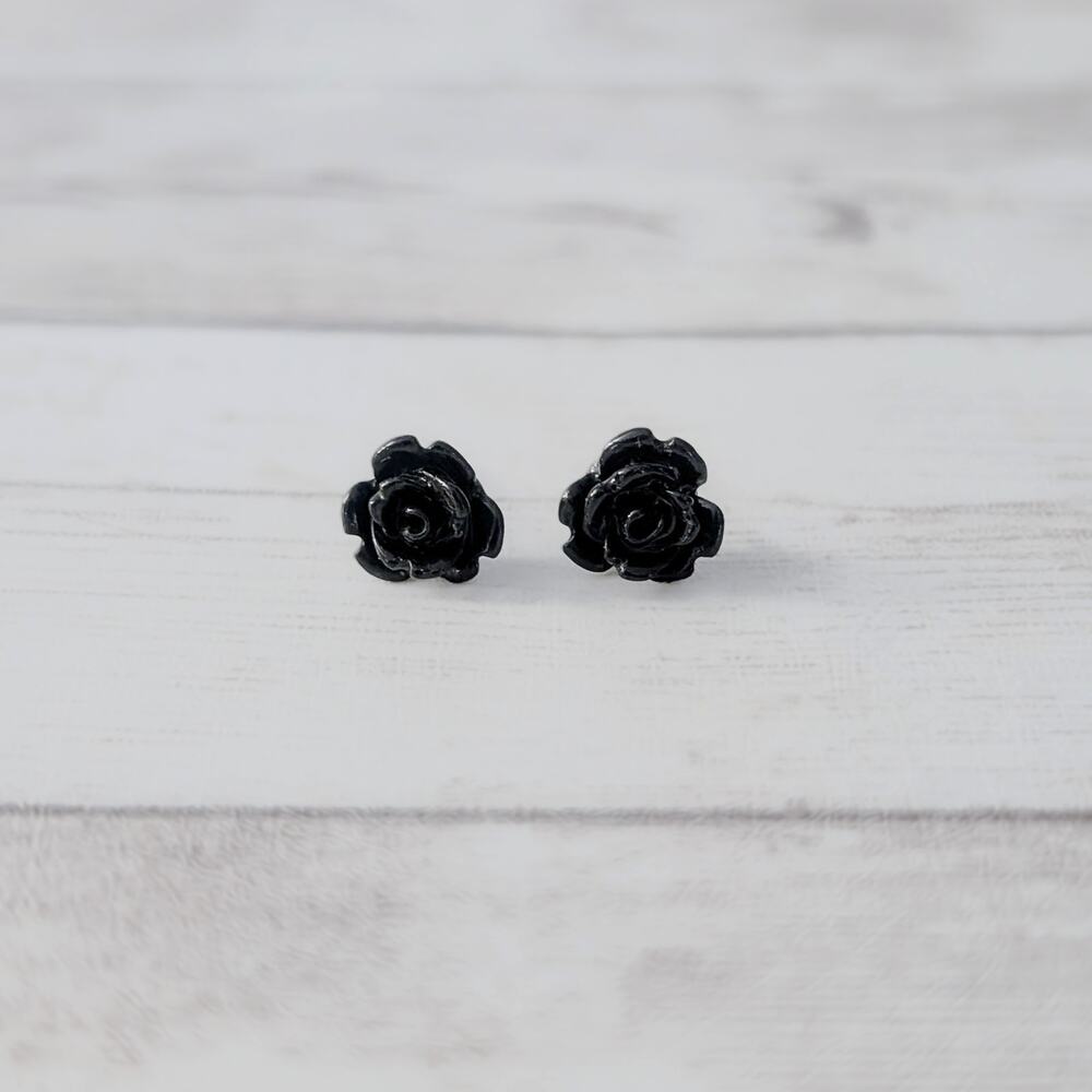 Vintage Stud Earrings - Dainty Black Flower - Small 3/8"
